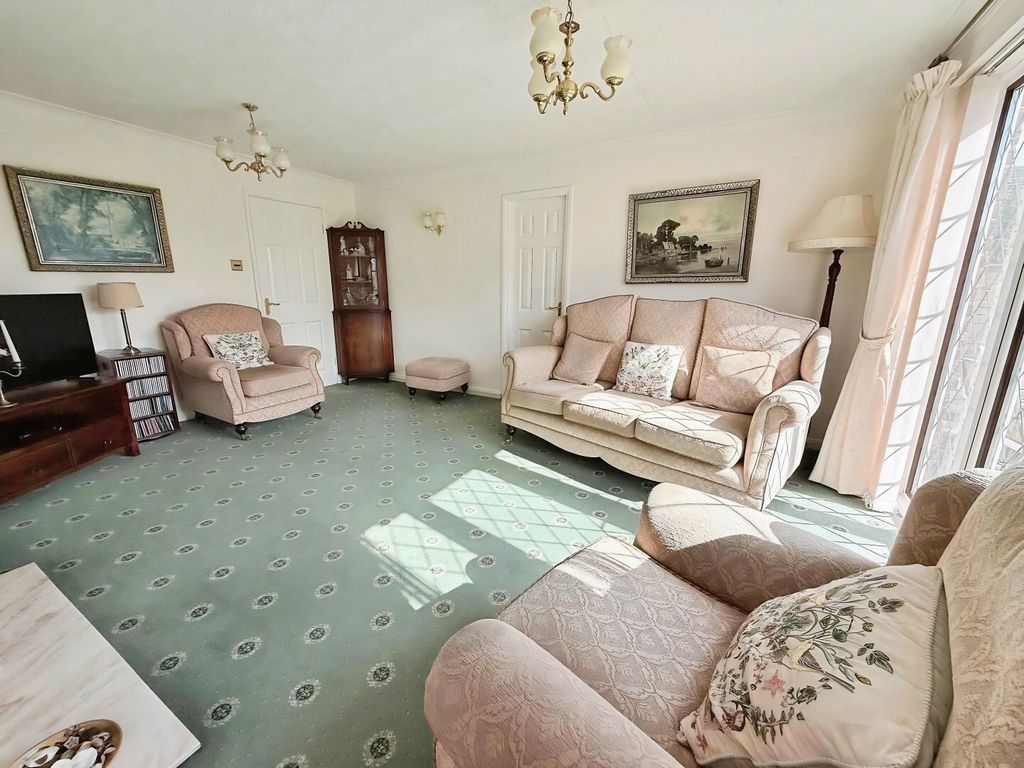 Property photo 3 of 16 Living Room