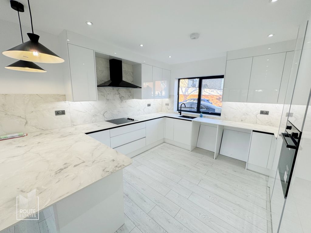 Property photo 2 of 17 Photo 10