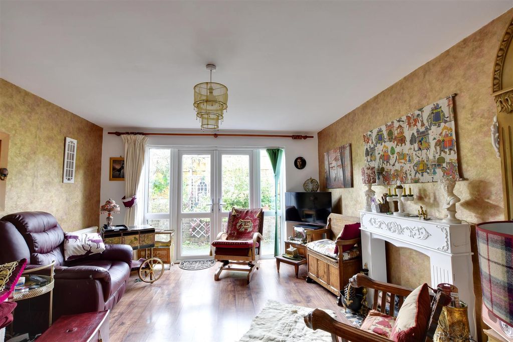 Property photo 3 of 18
