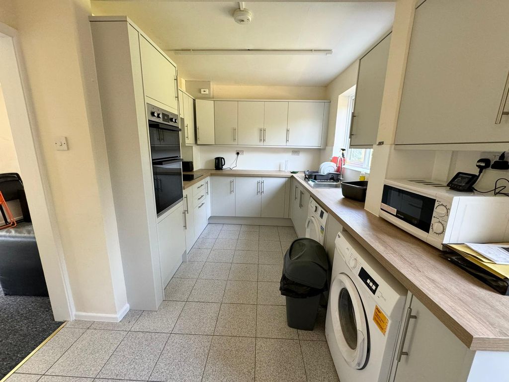 Property photo 3 of 13 New Kitchen Photo