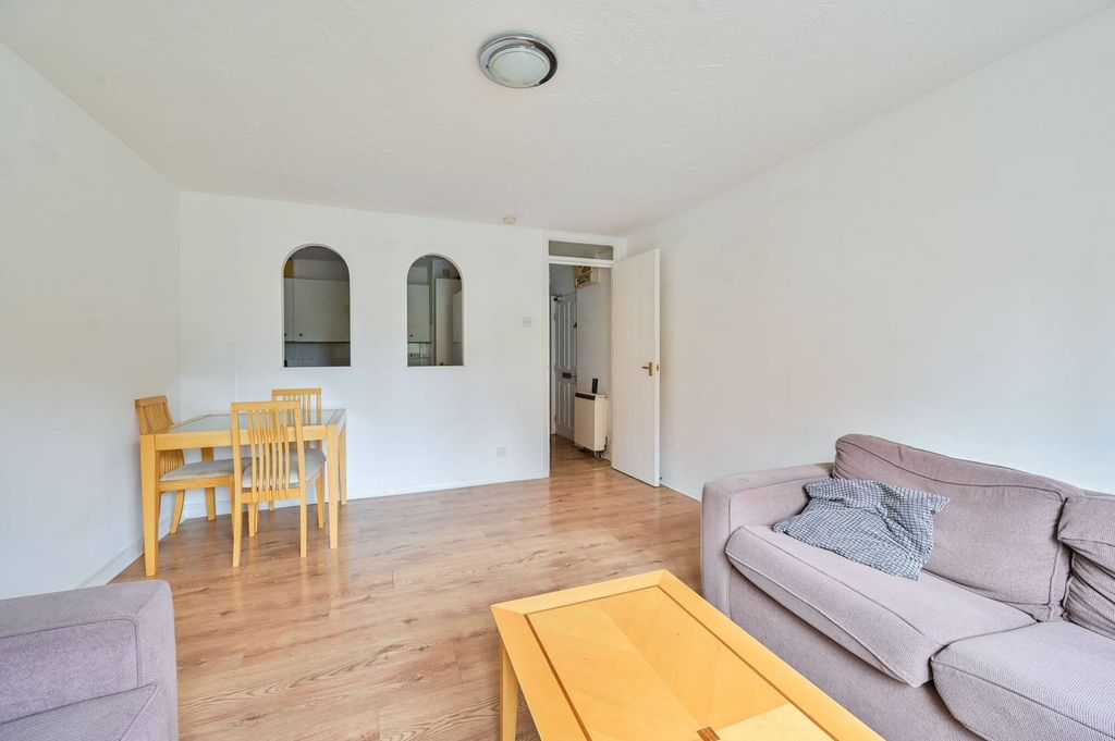 Property photo 2 of 7