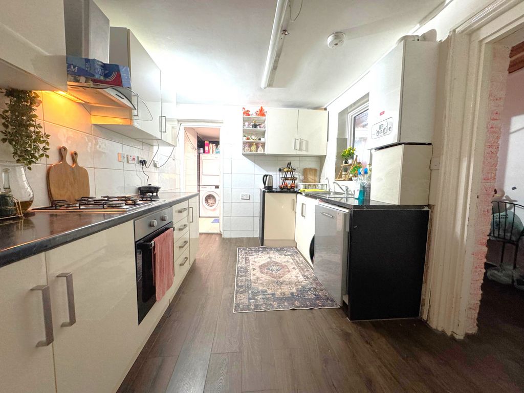 Property photo 2 of 8 Gallery