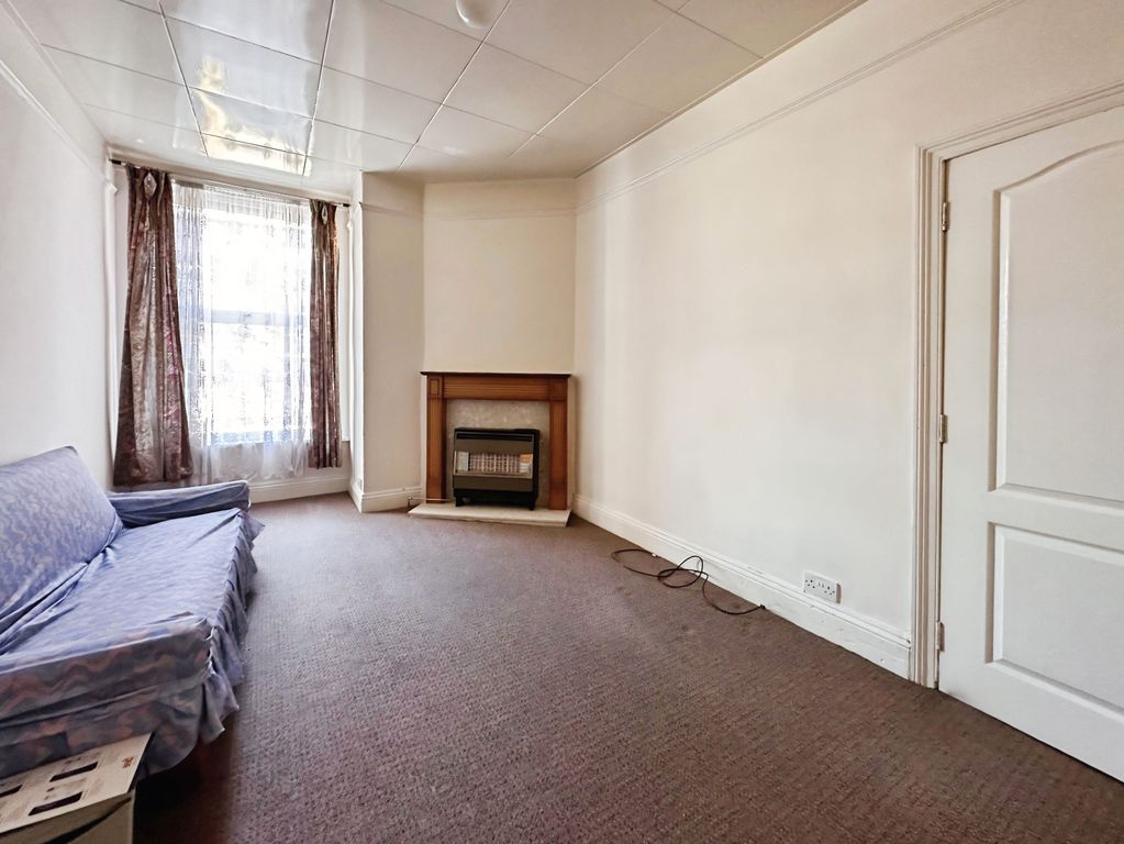 Property photo 3 of 15 Sitting Room