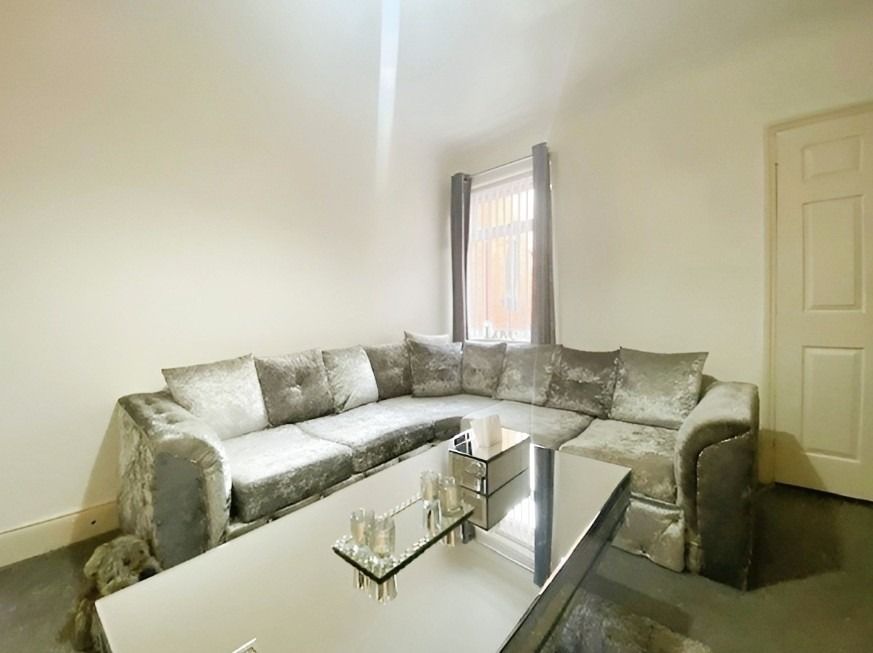 Property photo 3 of 12 4907835