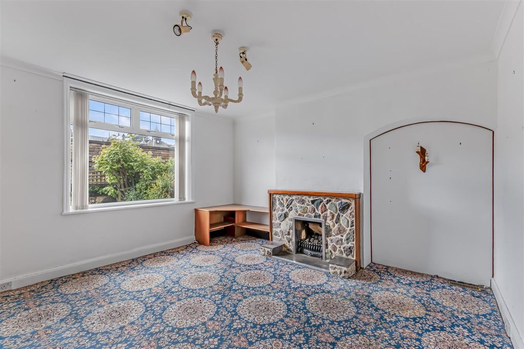 Property photo 3 of 13 Sitting Room.Jpg