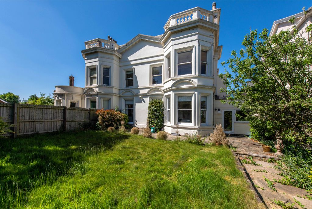 Property photo 1 of 19 A, Western Terrace-Low-17