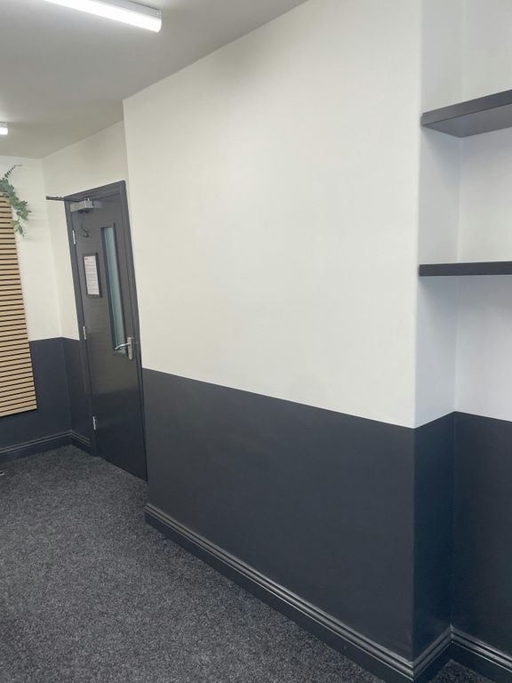 Property photo 3 of 7 Office 4 i2.Jpg
