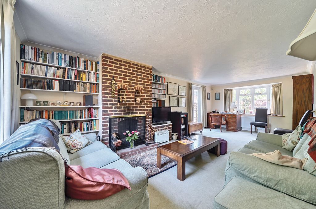 Property photo 3 of 22 1336619-8-689B34A...