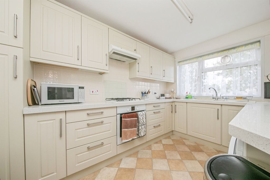 Property photo 2 of 21
