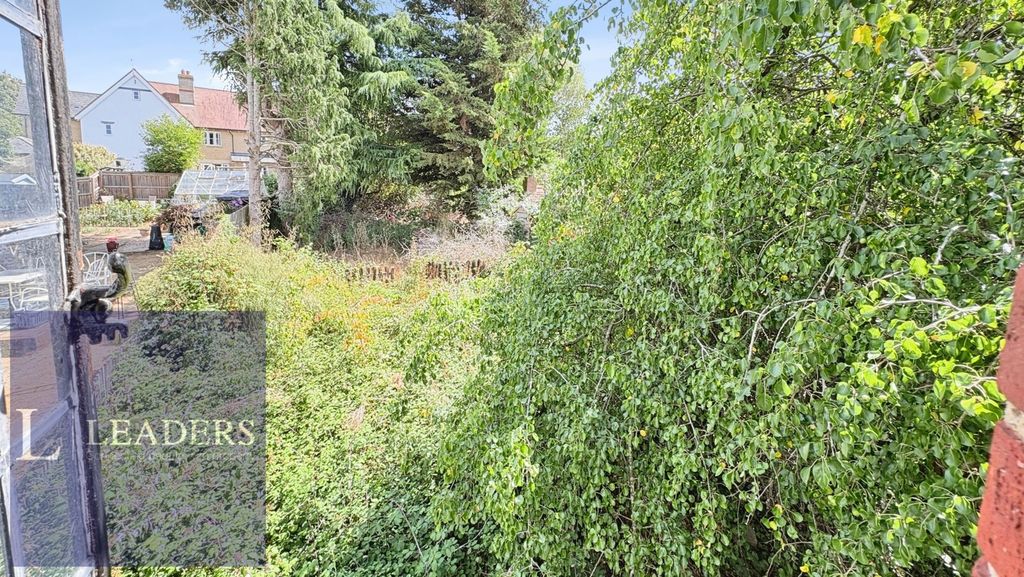 Property photo 2 of 5 Garden