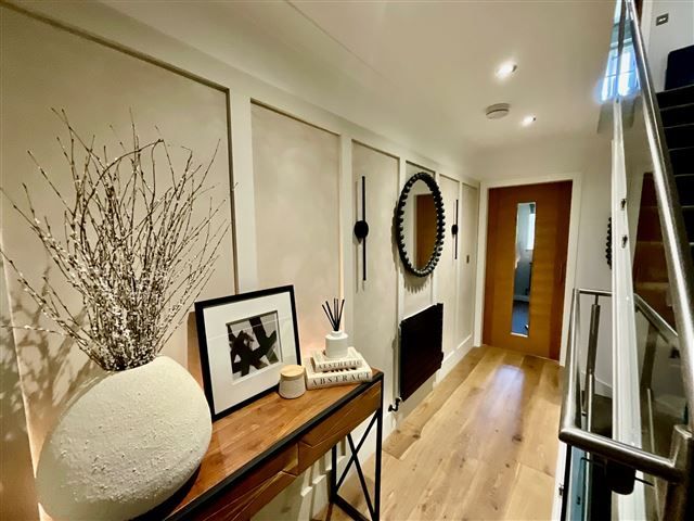 Property photo 3 of 21 Entrance Hallway
