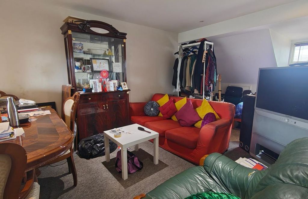 Property photo 2 of 5