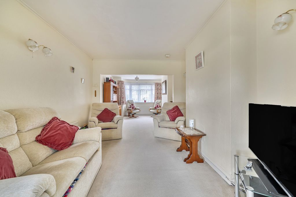 Property photo 2 of 21 1358296-7-68d2B1d...