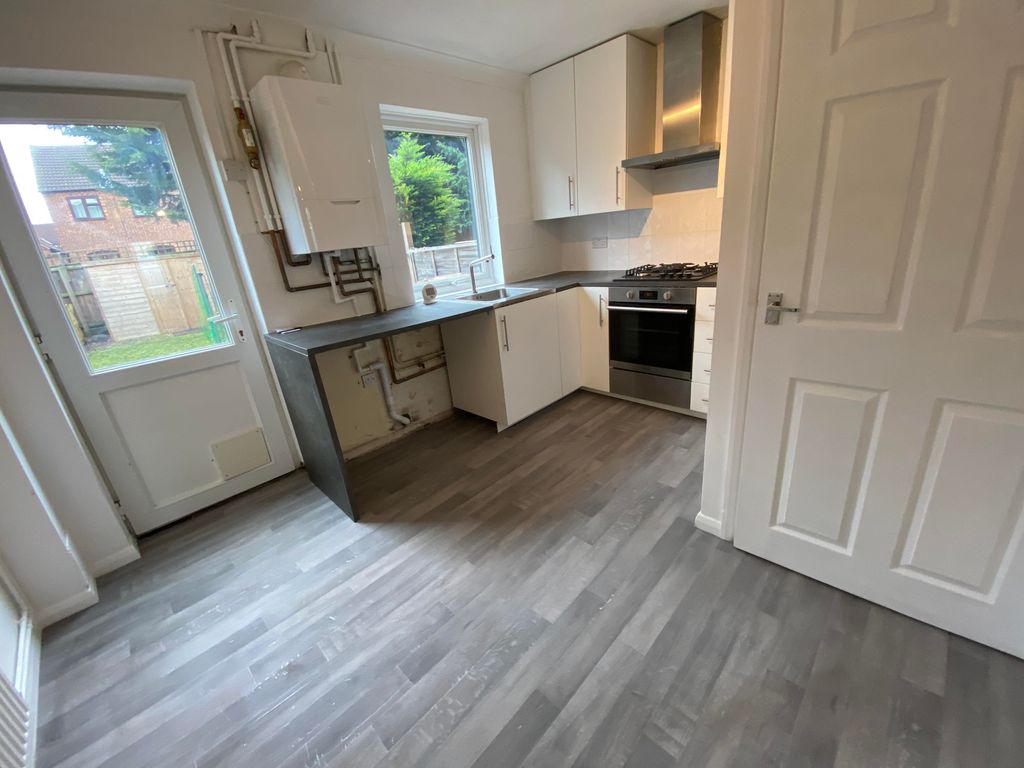 Property photo 2 of 11 Kitchen