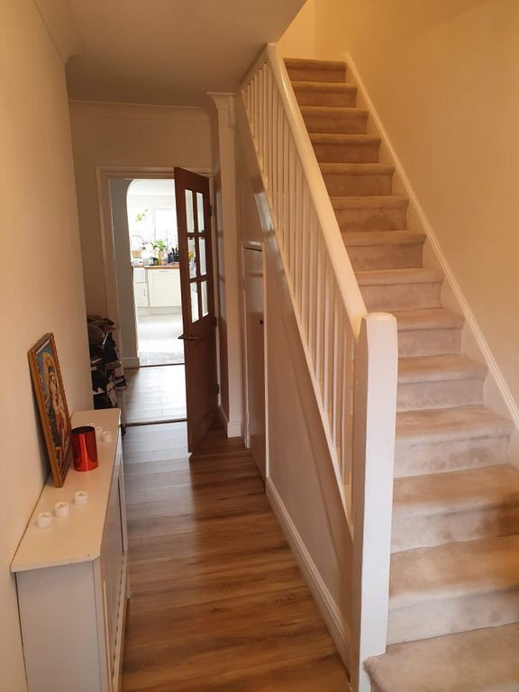 Property photo 1 of 17 4 Bed House For Rent