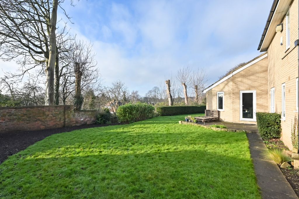 Property photo 3 of 21 Picture 3