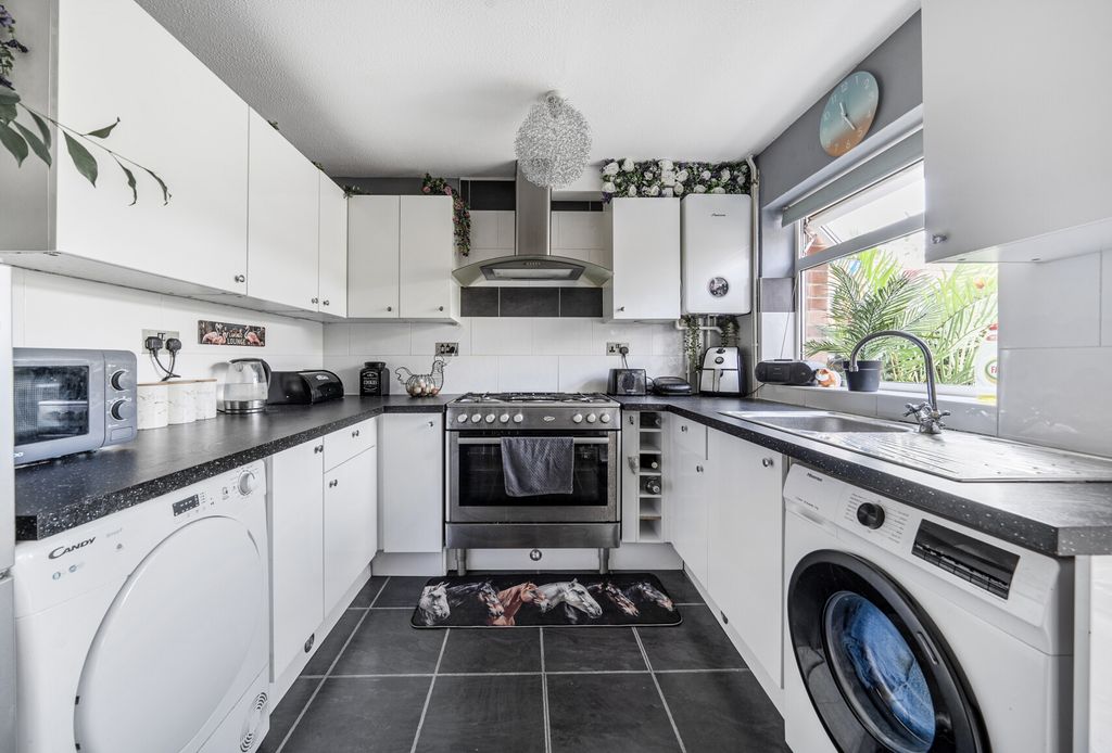 Property photo 2 of 15 1325377-5-68778d4...