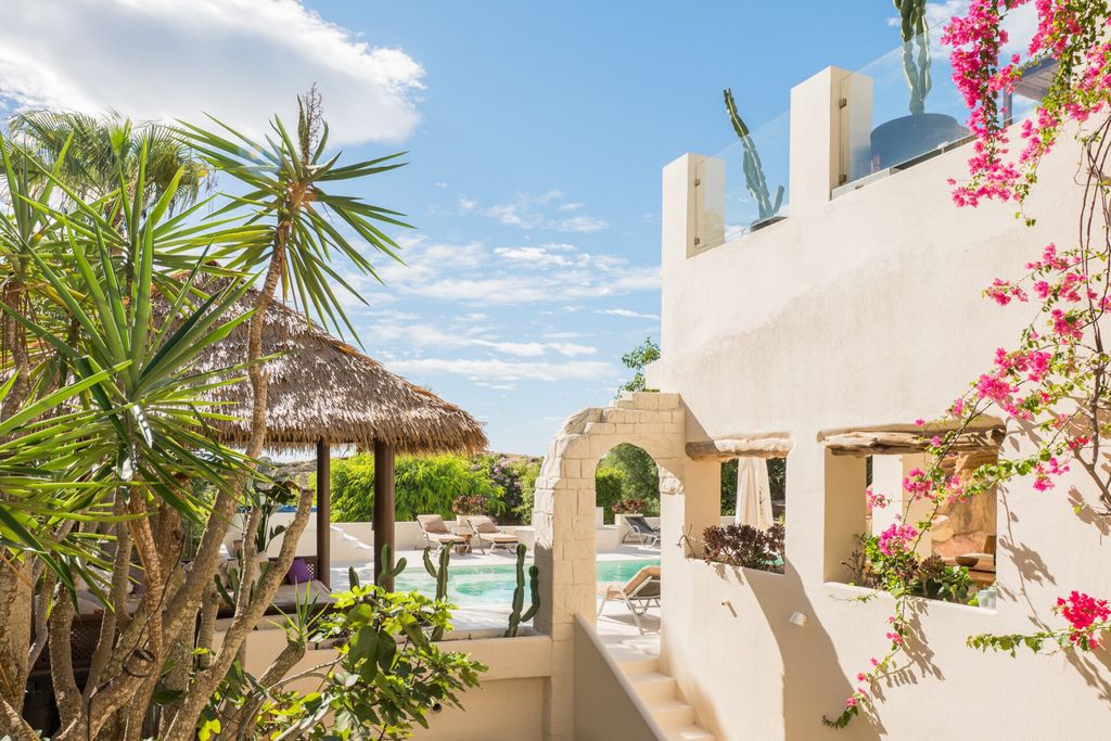 Property photo 3 of 23