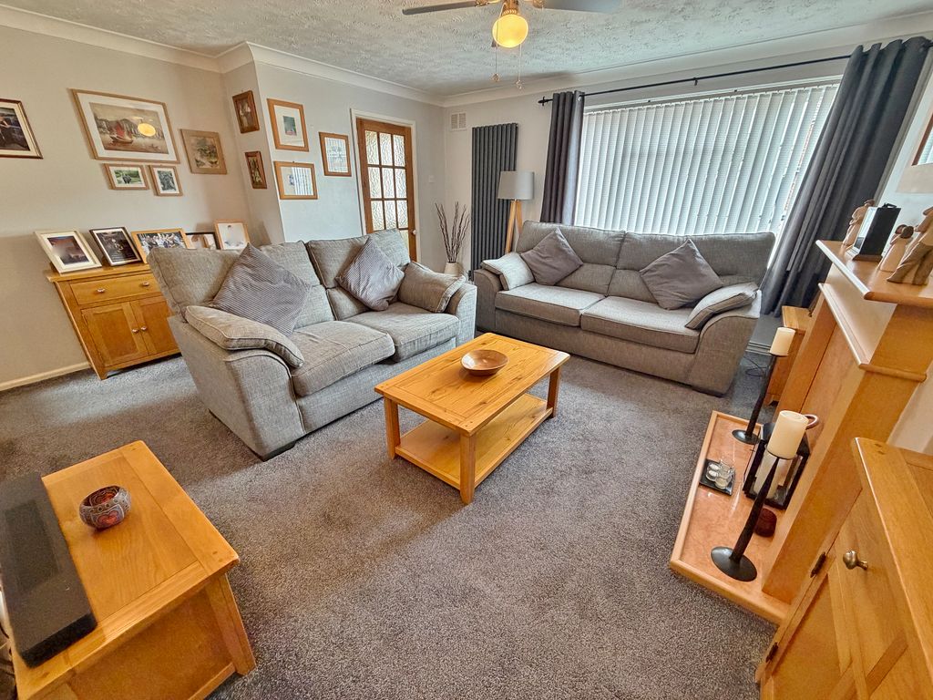 Property photo 3 of 23