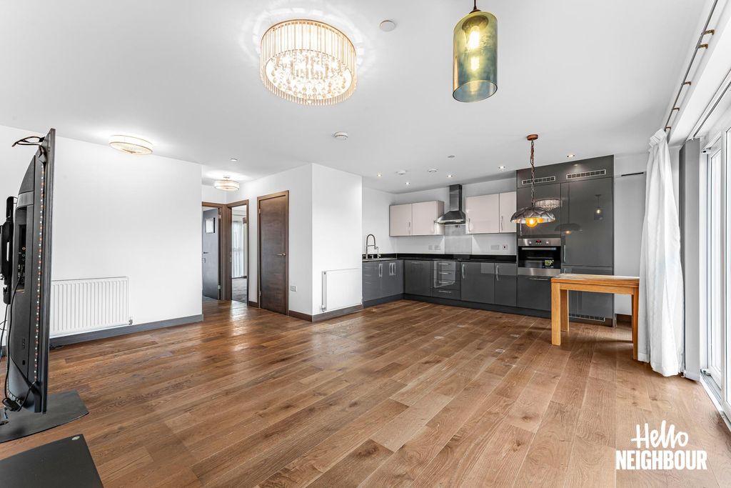 Property photo 1 of 17 Photo 0