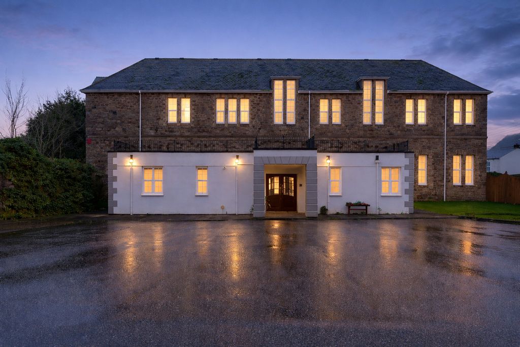 Property photo 3 of 14