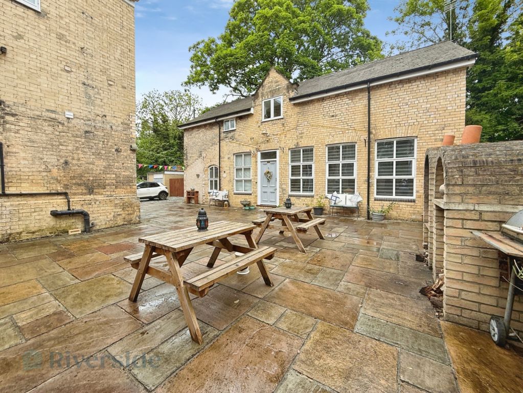 Property photo 1 of 27 Pbox-Img.Jpg