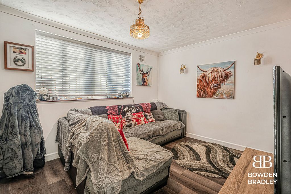 Property photo 3 of 13