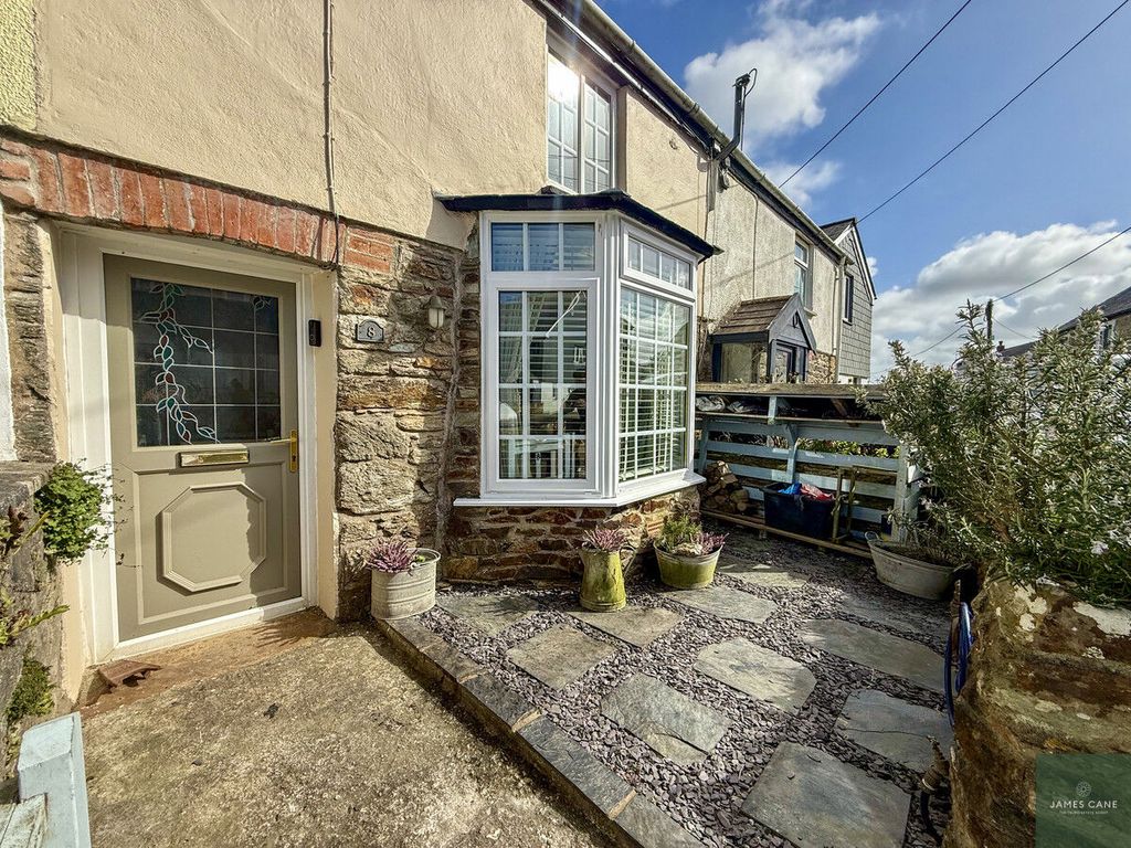 Property photo 3 of 20