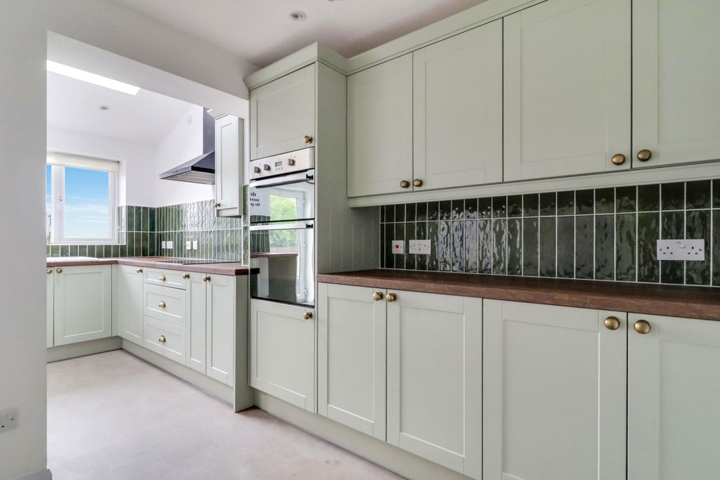 Property photo 2 of 14 Img_4034-Img_4036