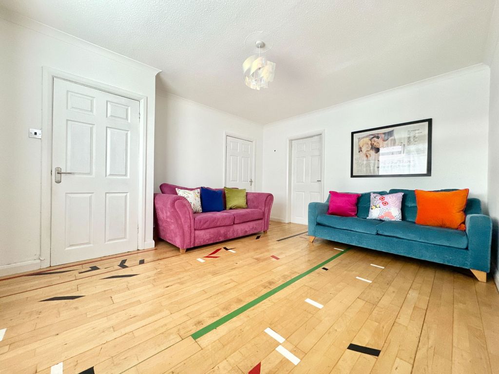 Property photo 3 of 19