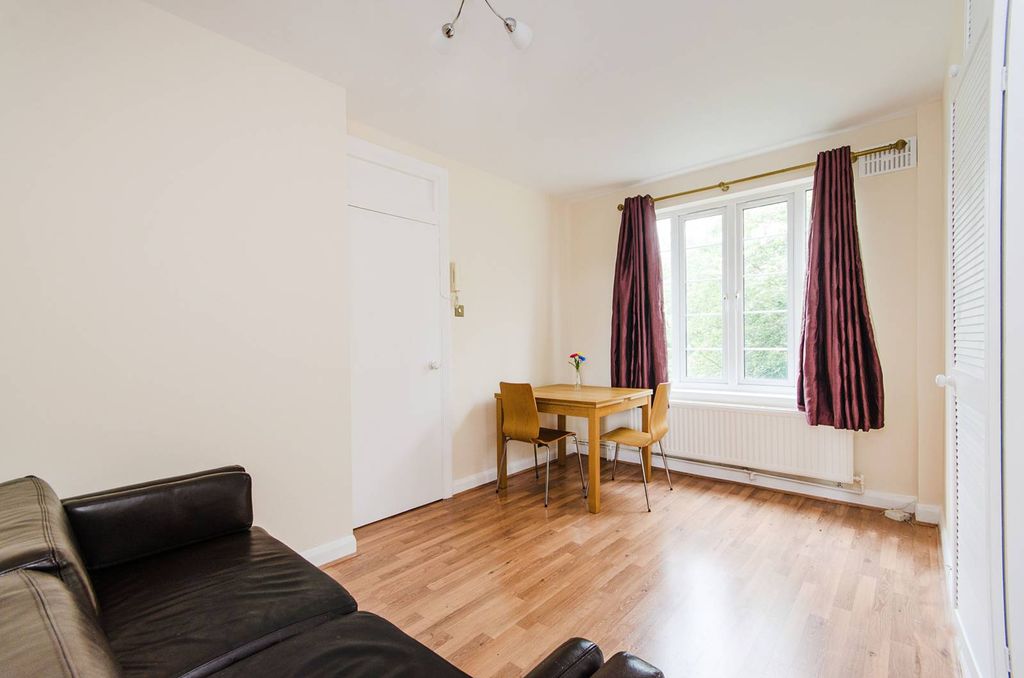 Property photo 2 of 8