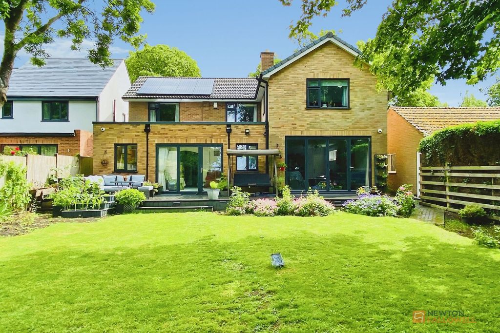 Property photo 2 of 36