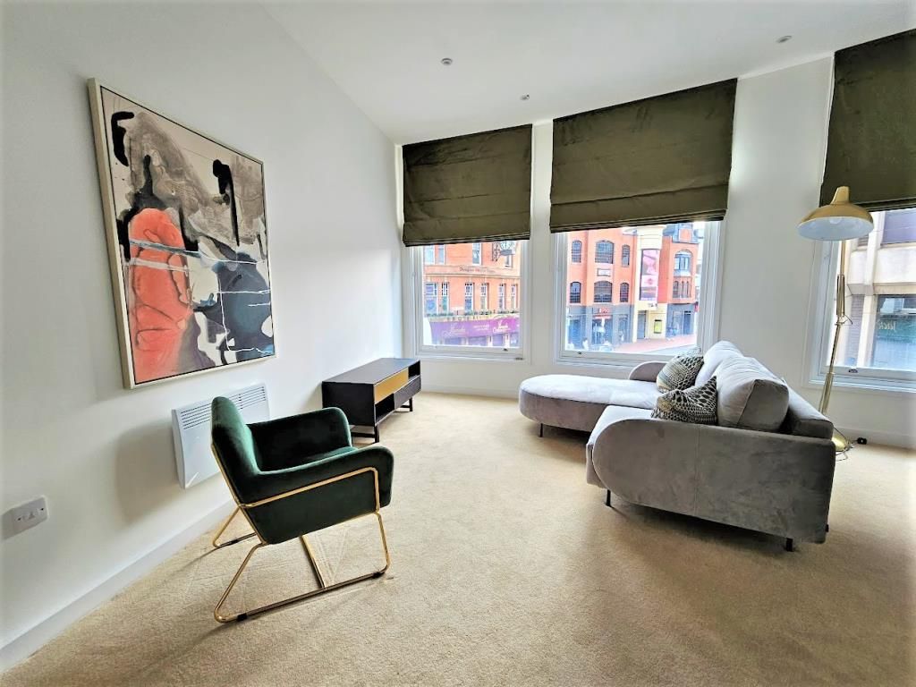Property photo 3 of 6 Living Room