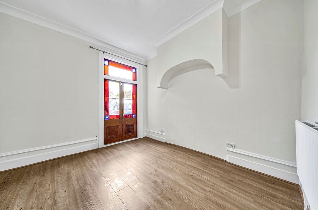 Property photo 3 of 6