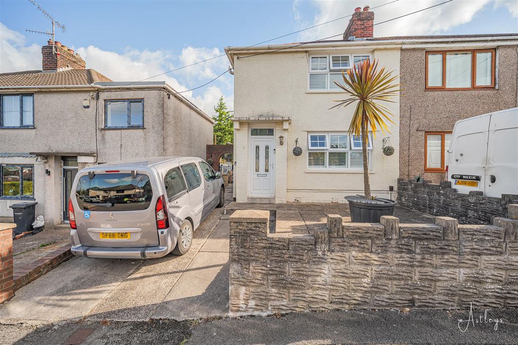 Property photo 1 of 18 Main Dwelling