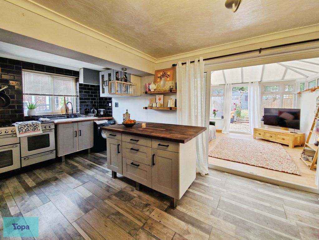 Property photo 2 of 21 Aa27Da2F-1000136817