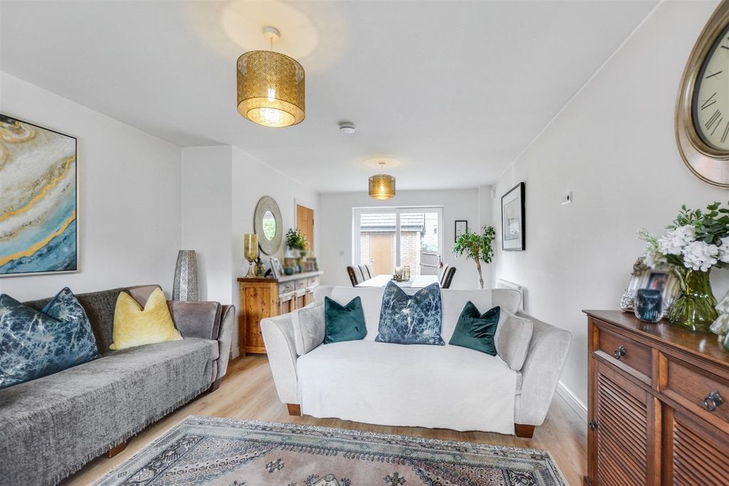 Property photo 3 of 44 Lounge_2.Jpeg