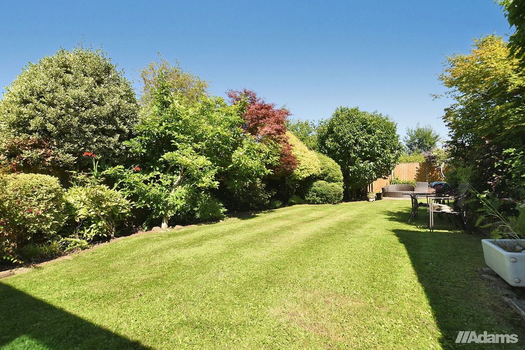 Property photo 2 of 27