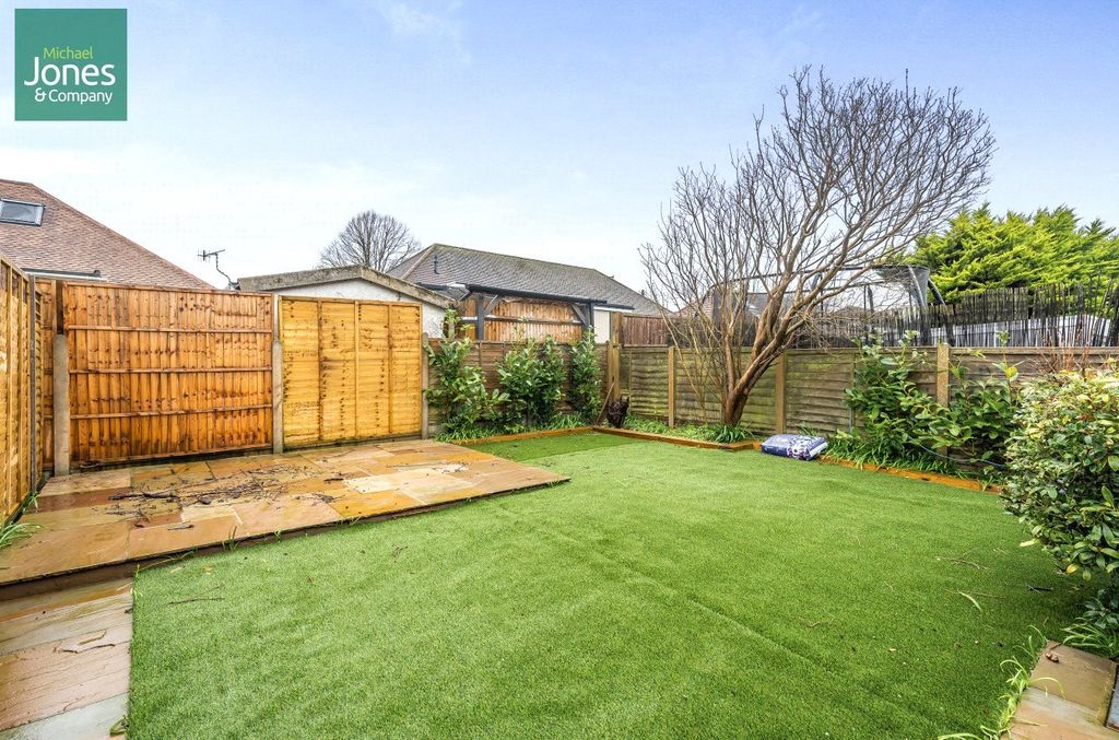 Property photo 2 of 8 Communal Garden