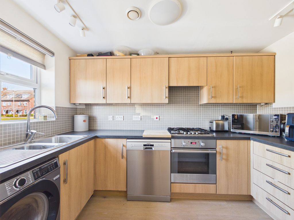 Property photo 3 of 15 Kitchen