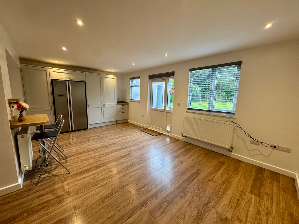 Property photo 3 of 10 Img_2809