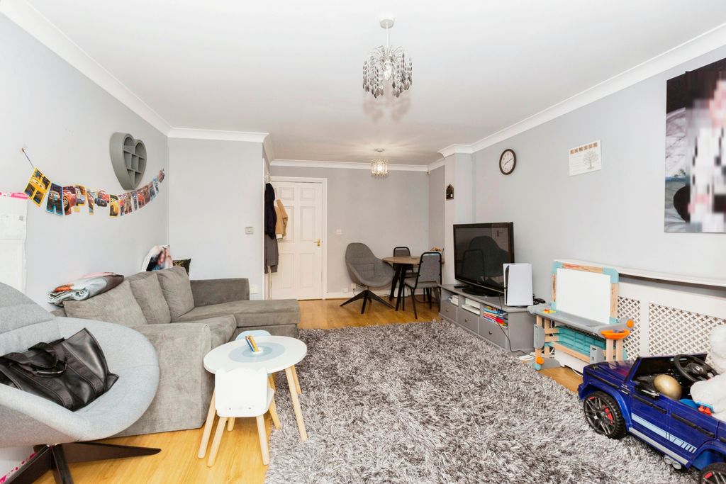 Property photo 2 of 15