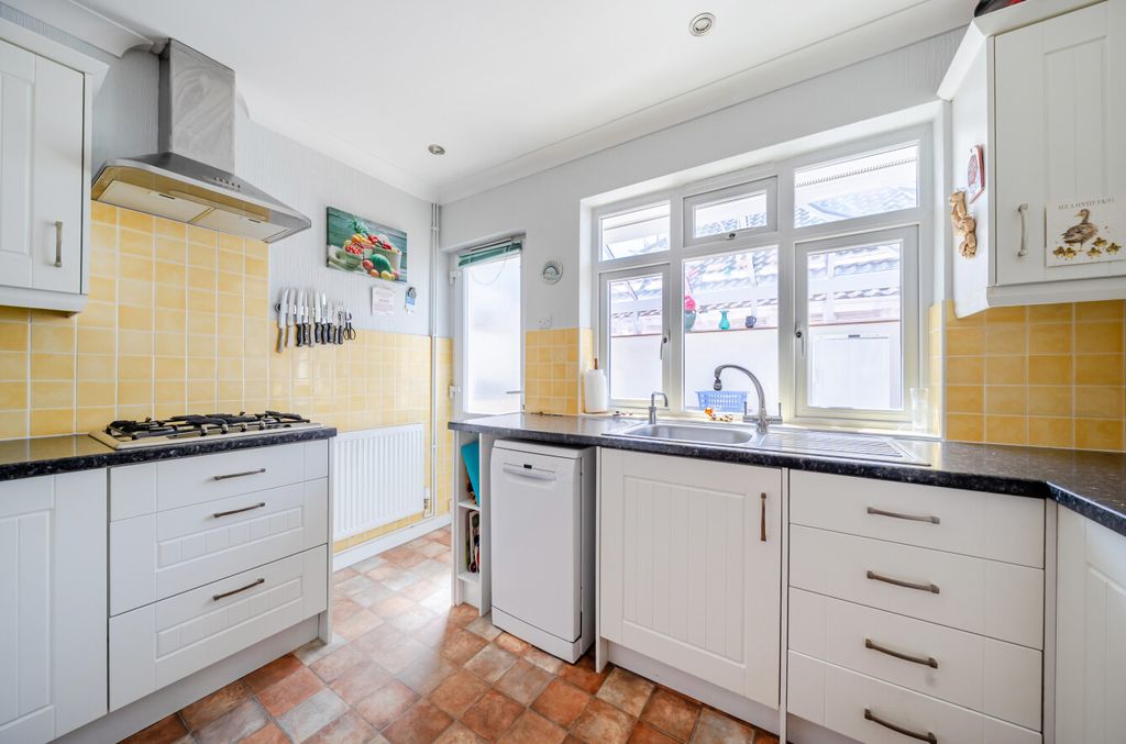 Property photo 3 of 33 1493721-19-6A5502...