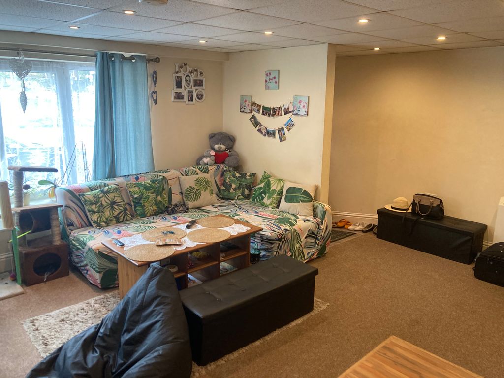 Property photo 3 of 7