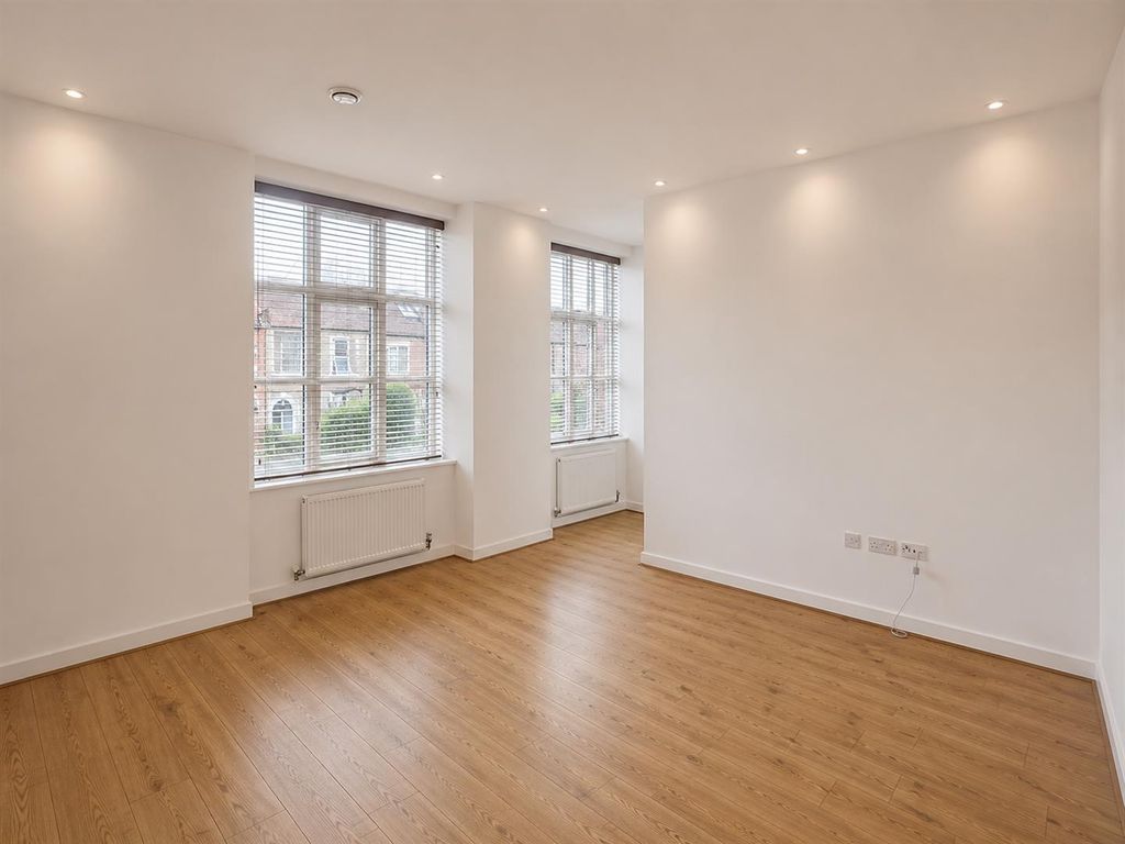 Property photo 3 of 8 Coopers Estate Agents