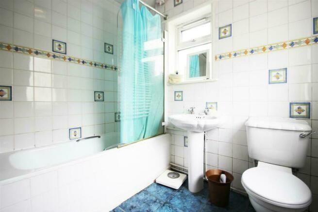 Property photo 3 of 7 Bathroom