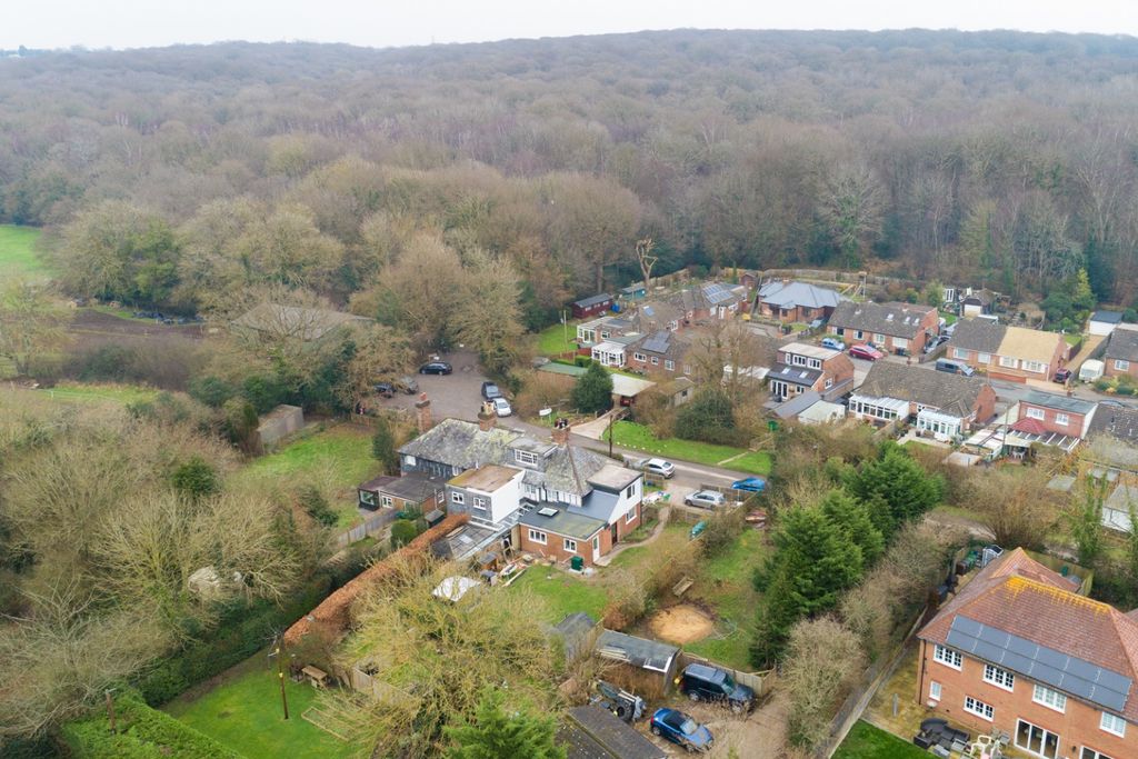 Property photo 3 of 10 3867703