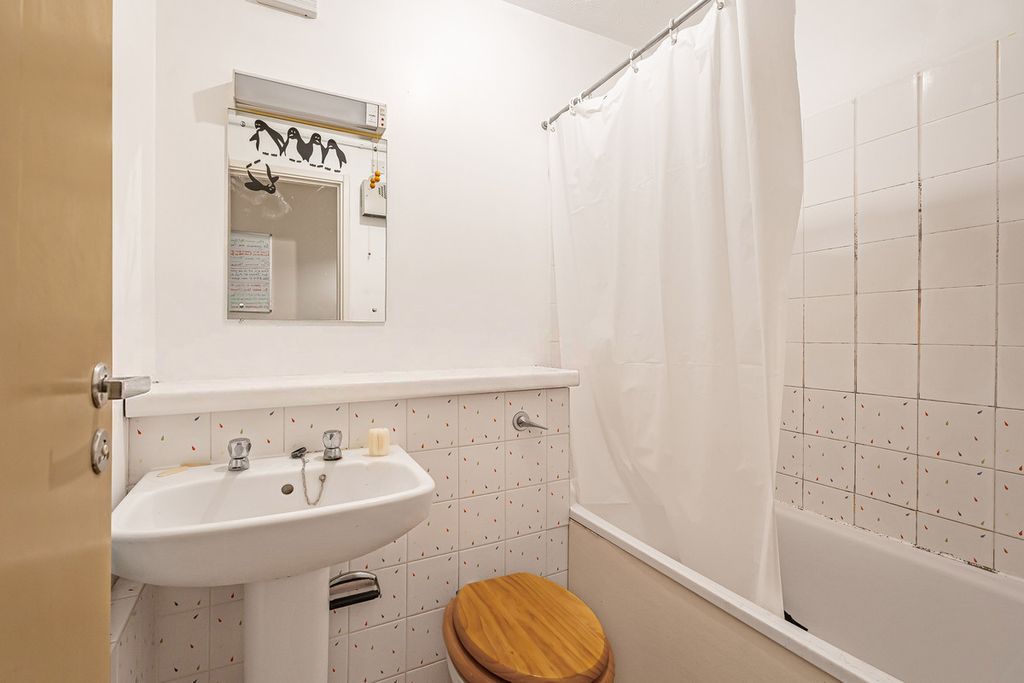 Property photo 3 of 4