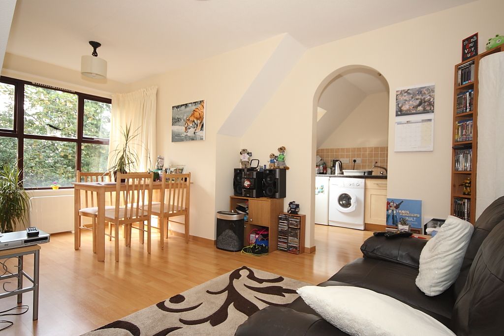 Property photo 2 of 5 Living Room