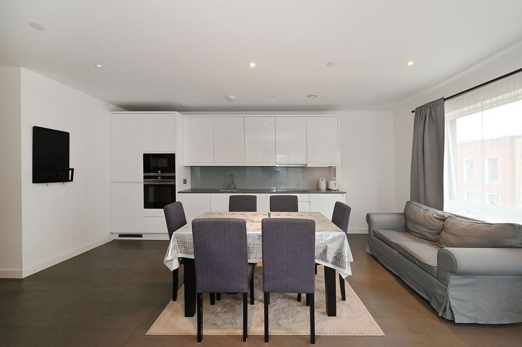 Property photo 2 of 6